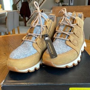 Sorel Kinetic Caribou Boots